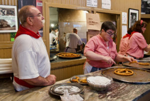 Old School Churro Making - Churreria The Mañueta